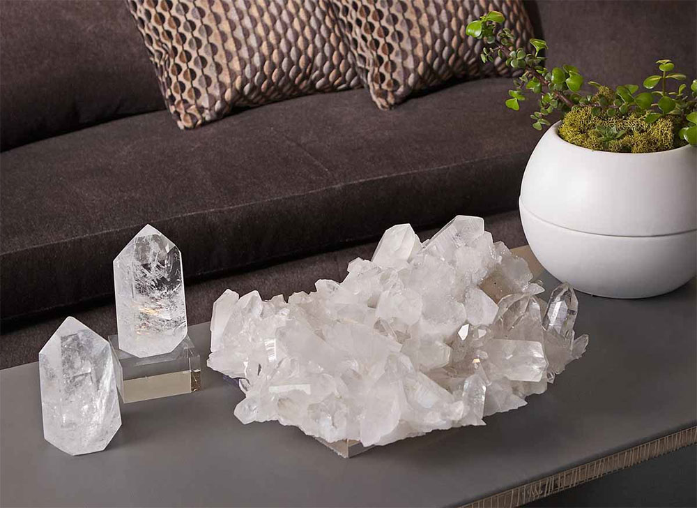 Декоративные кристаллы и камни: природная красота в интерьерах